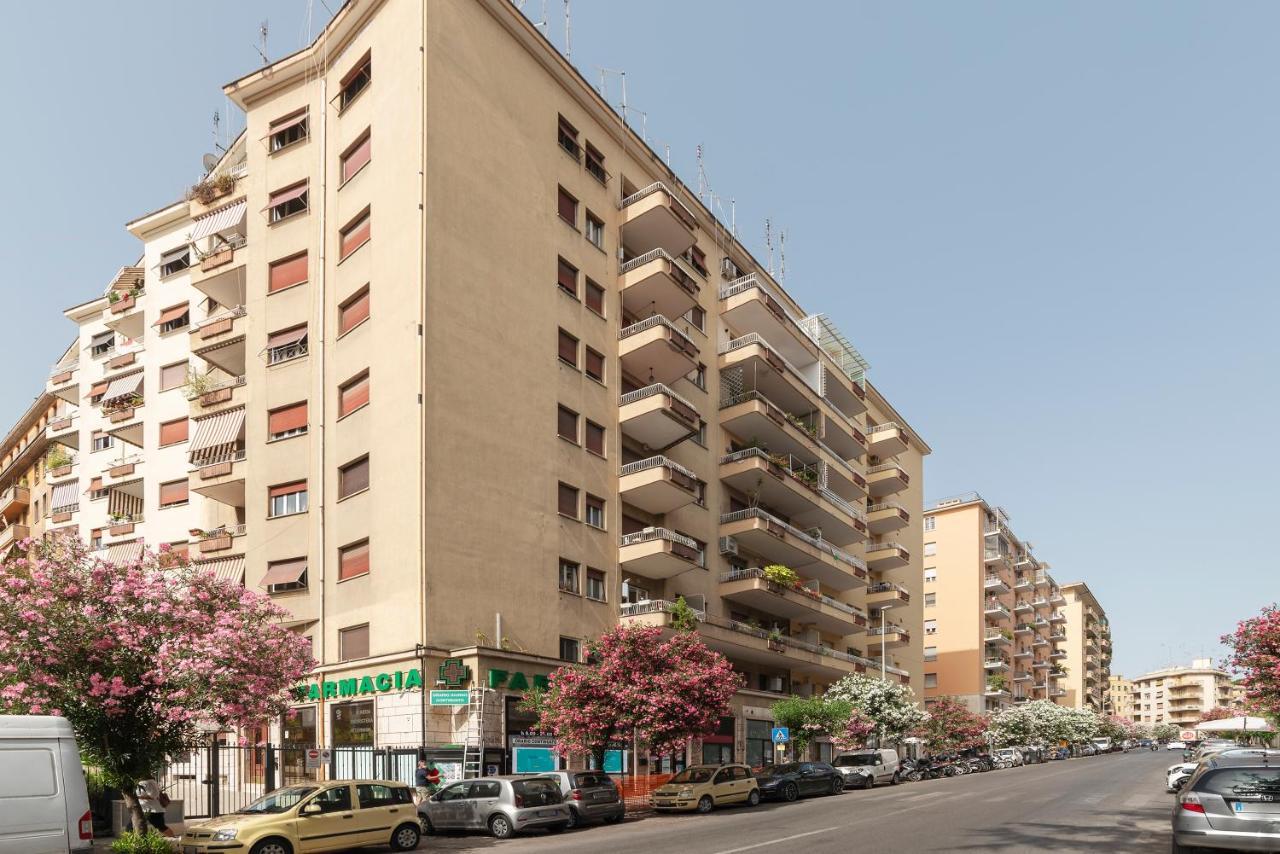 רומא Roomy And Bright Apartment With Terrace מראה חיצוני תמונה