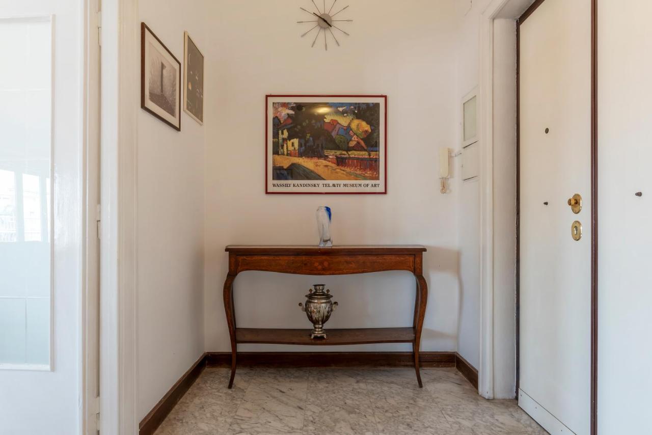 רומא Roomy And Bright Apartment With Terrace מראה חיצוני תמונה