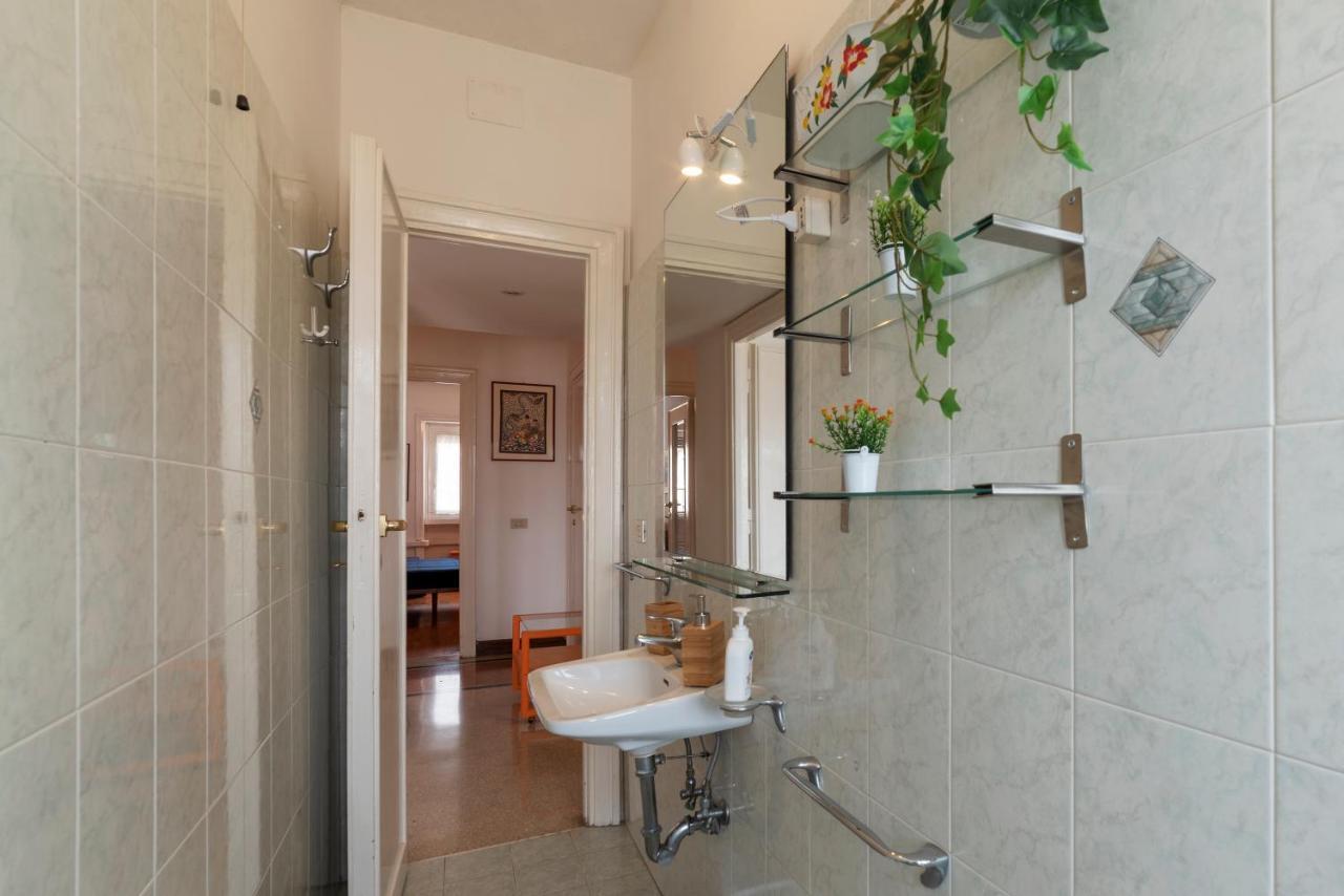 רומא Roomy And Bright Apartment With Terrace מראה חיצוני תמונה